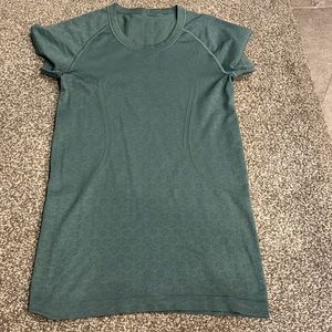 Lululemon tech shirt